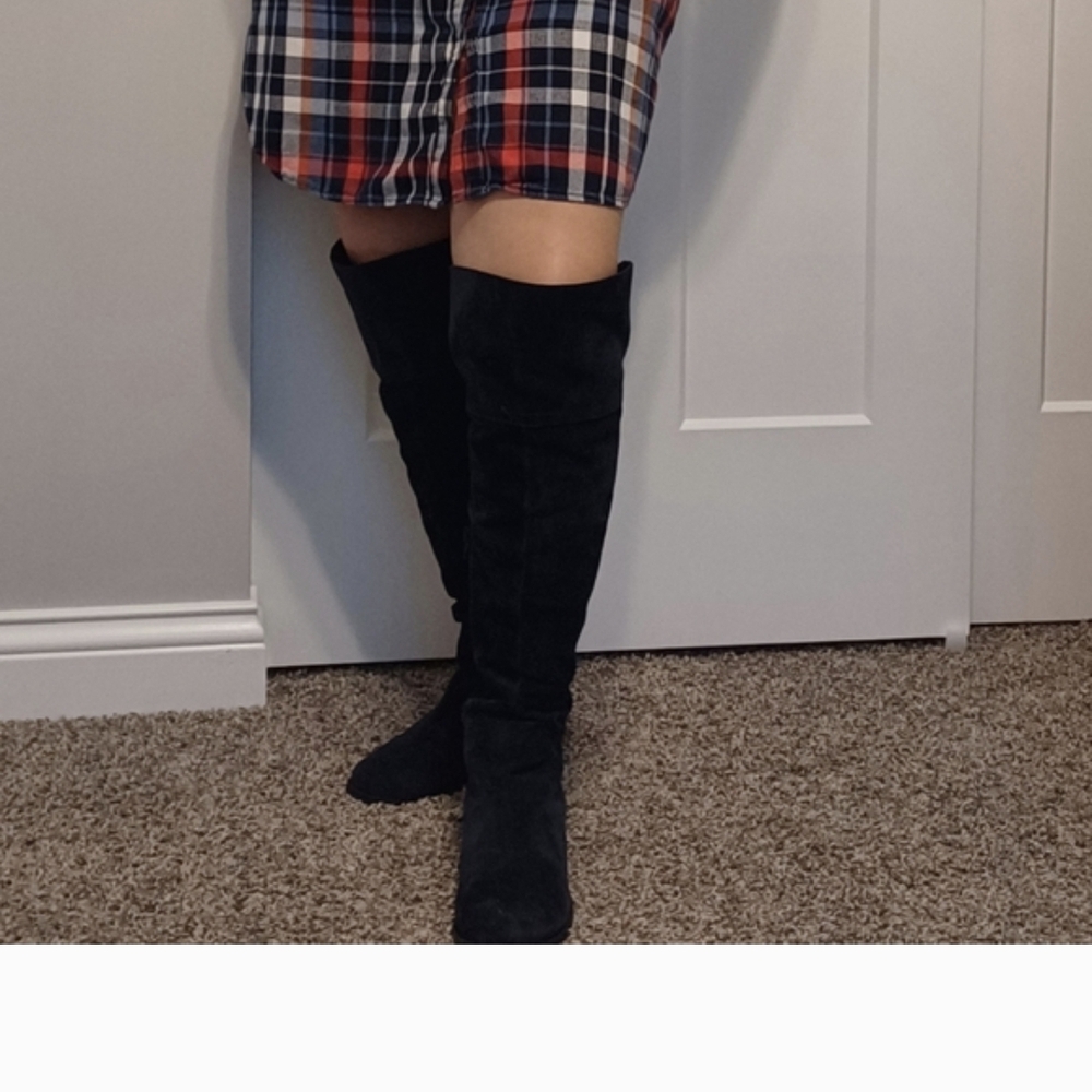 Black Women's Knee-High Boots